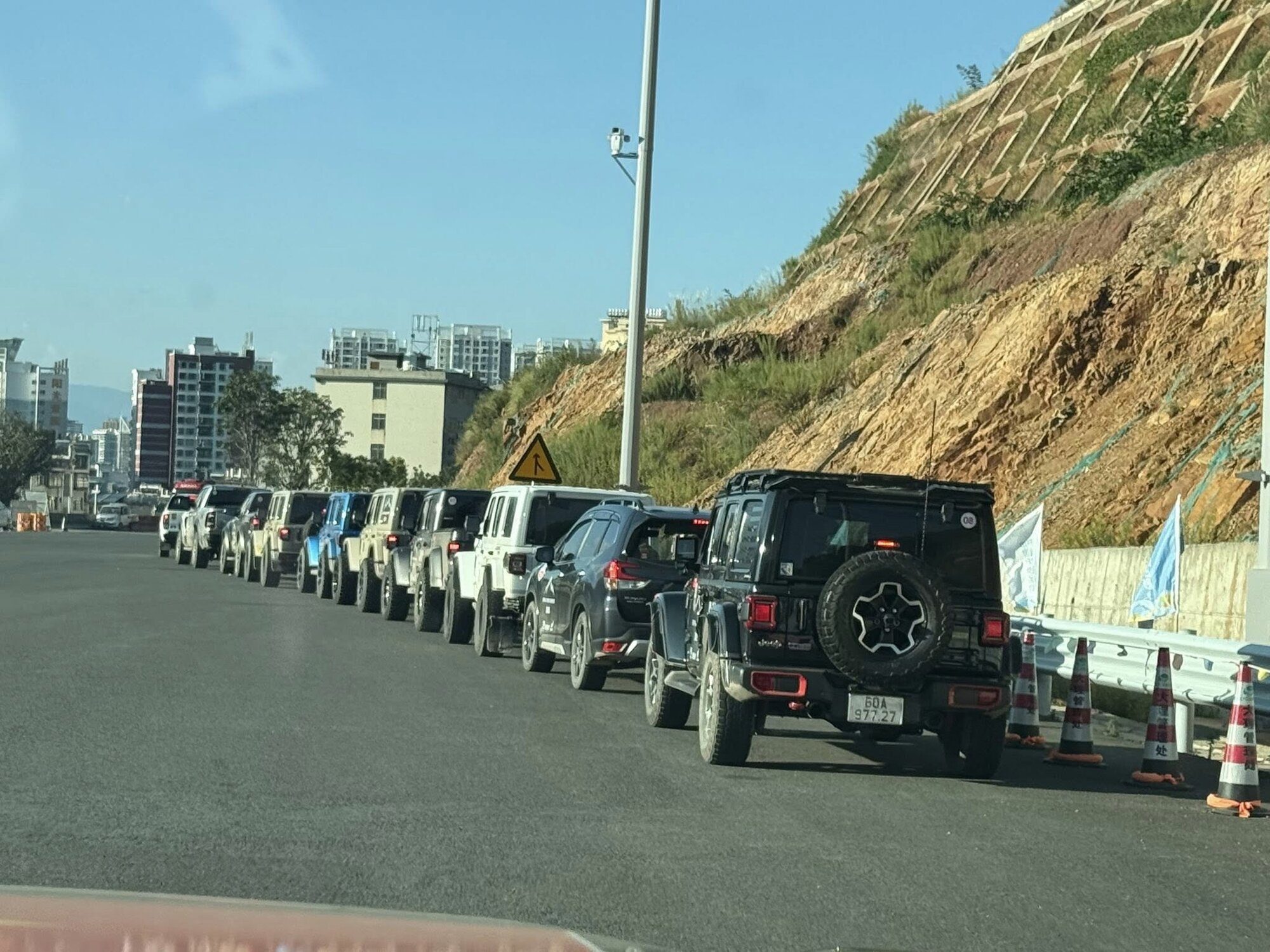 Jeep Everest Adventure anh-7.jpg