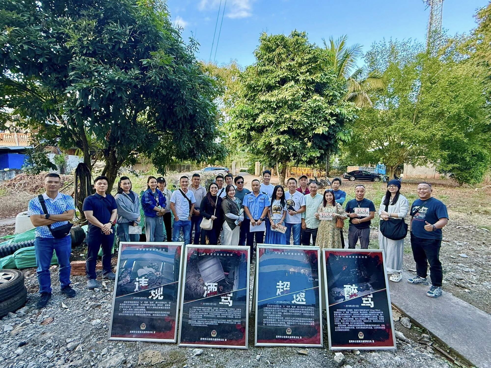 Jeep Everest Adventure anh-8.jpg