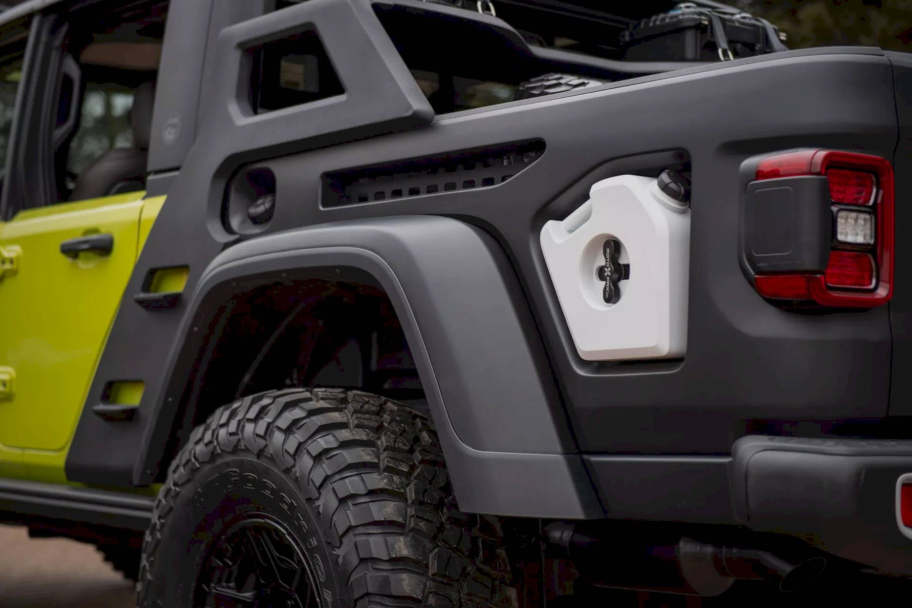 Jeep-Gladiator-Rubicon-Sideburn-Concept-3.jpg