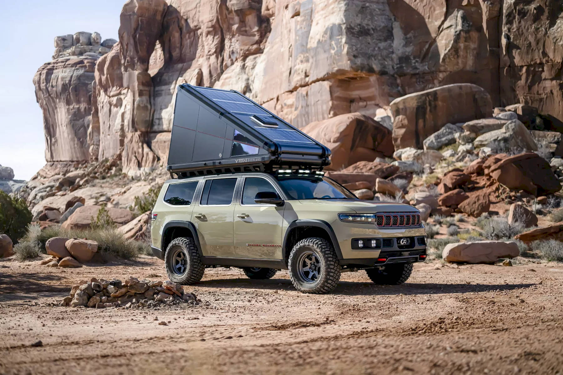 Jeep-Grand-Wagoneer-Overland-Concept-8.jpg