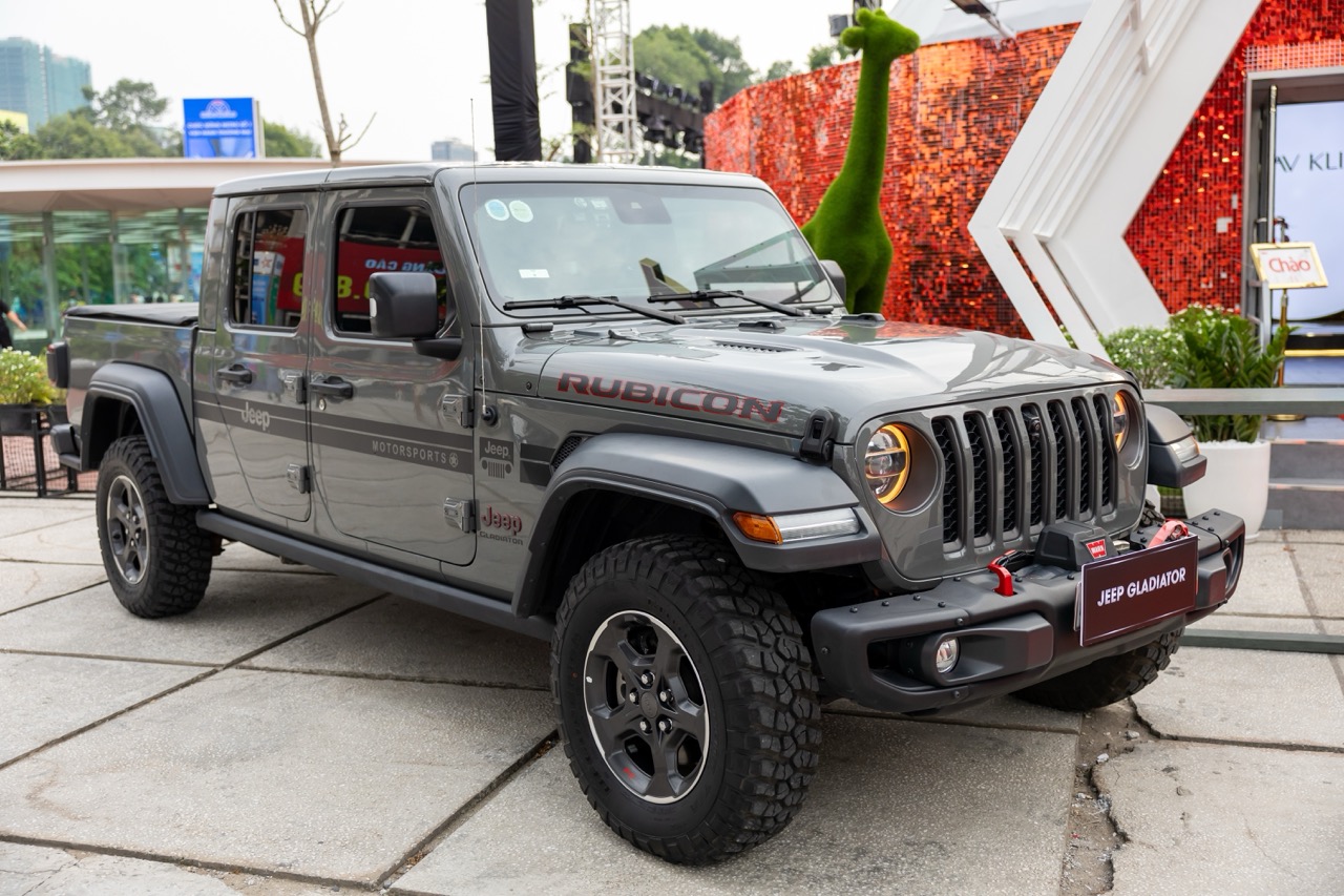 Jeep-Gustav-Klimt-anh-9.jpeg
