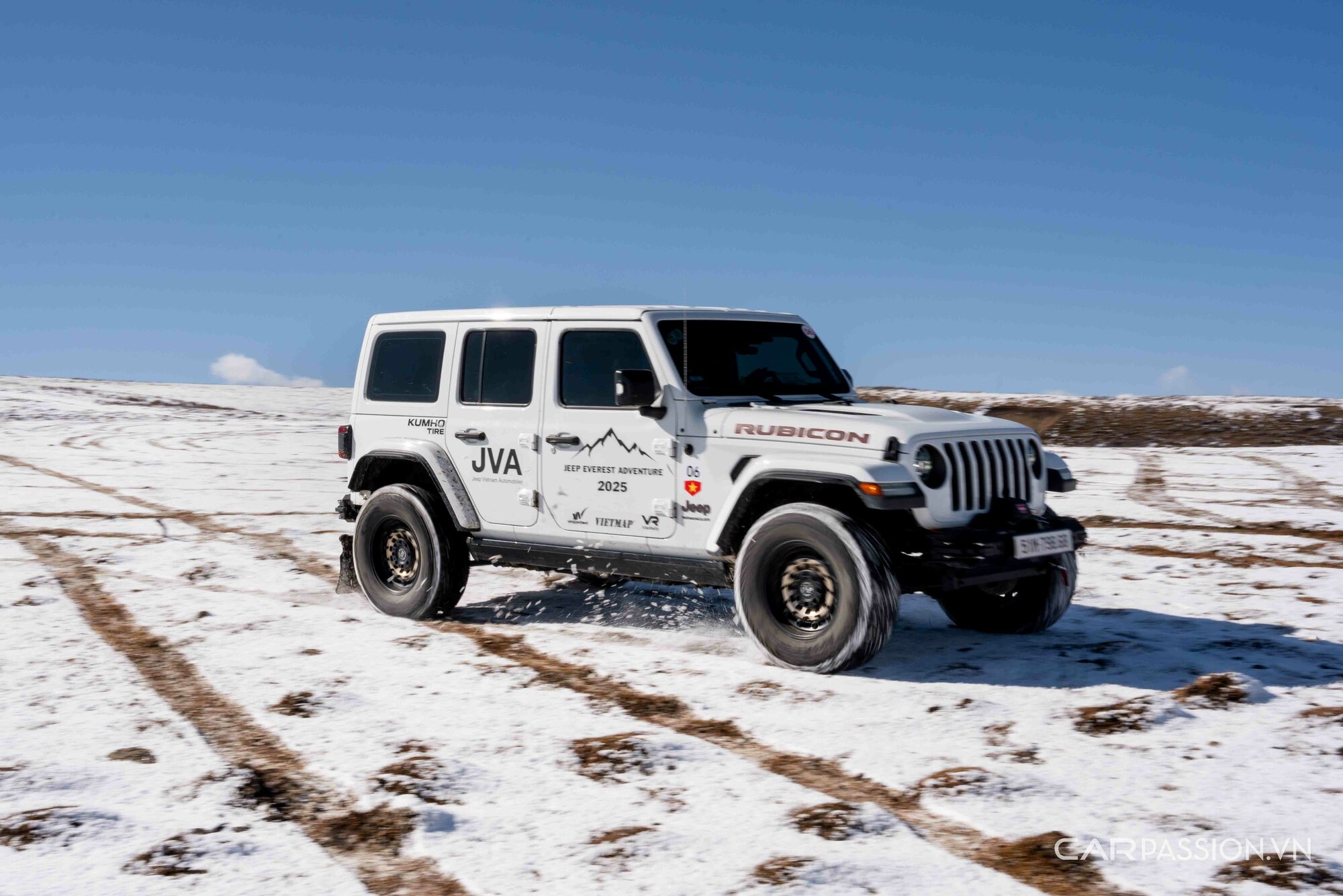 jeep-Kumho-Road-Venture-AT52-anh--13.jpg