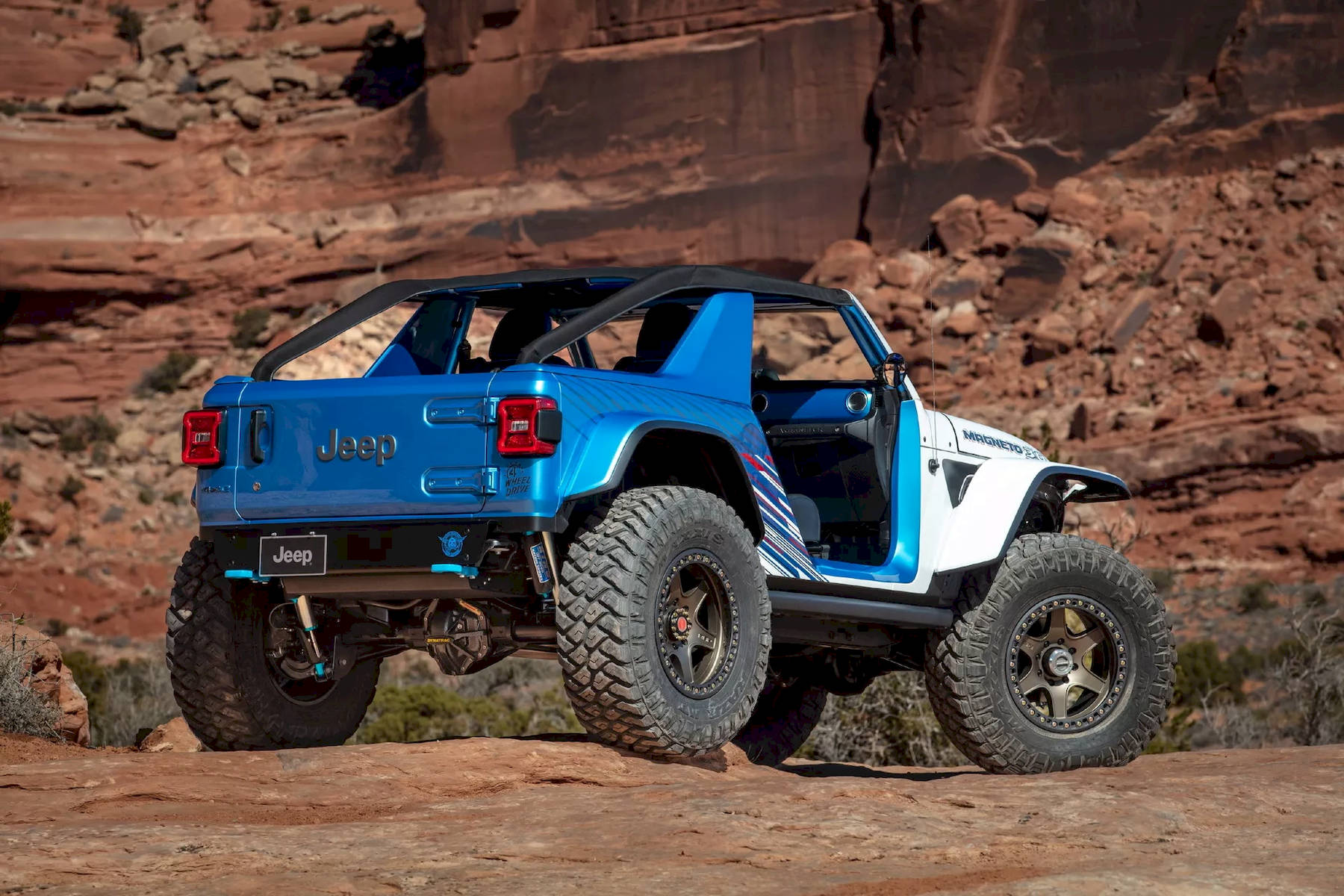 Jeep-Wrangler-Magneto-3.0-Concept-2.jpg