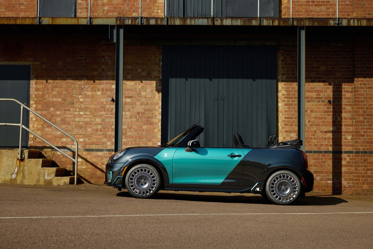John Cooper Works Convertible-anh-9.jpeg