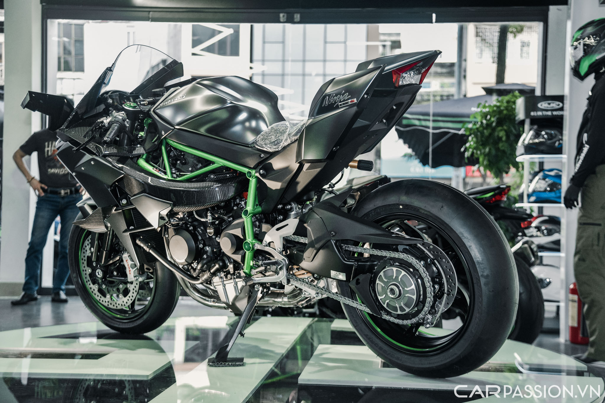 Kawasaki H2R (2).jpg