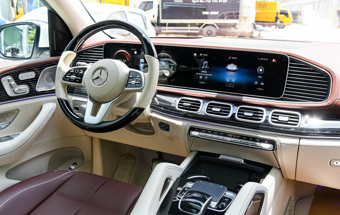 khoang-lai-Maybach-GLS600-4Matic-model-2021-(9).jpg