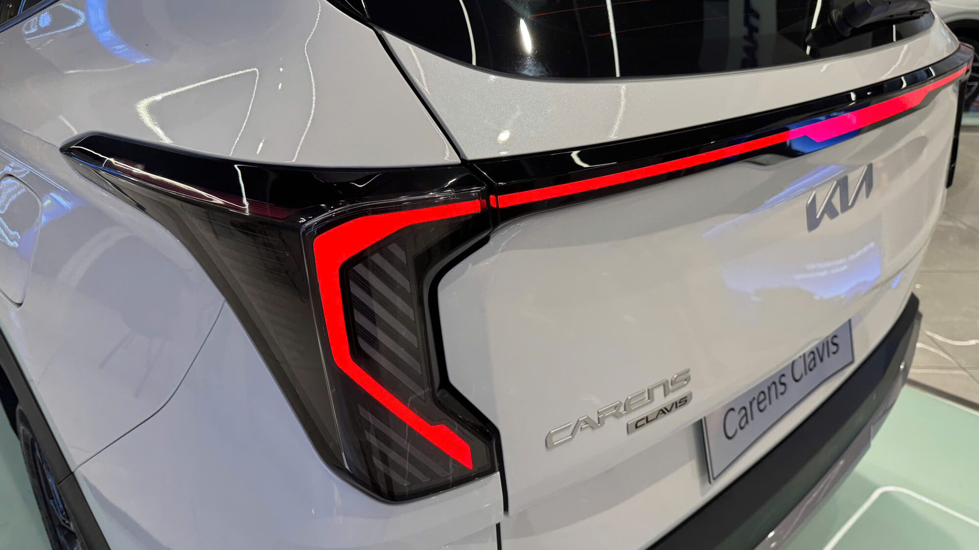 Kia-Carens-Clavis (3).jpg