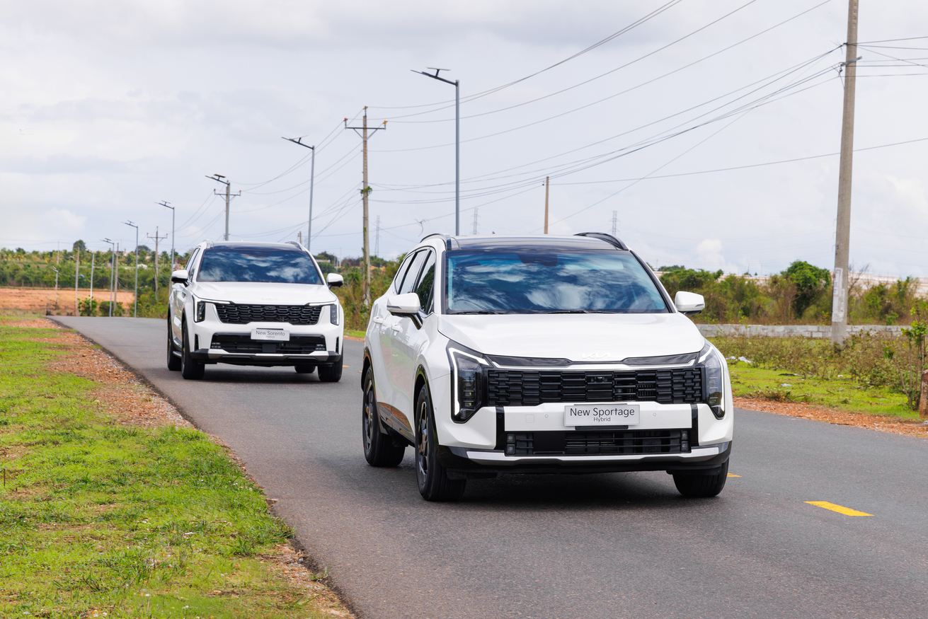 Kia New Sportage có giá từ 749 triệu đồng, Kia Sorento Hybrid từ 1,319 tỷ đồng (2).jpg
