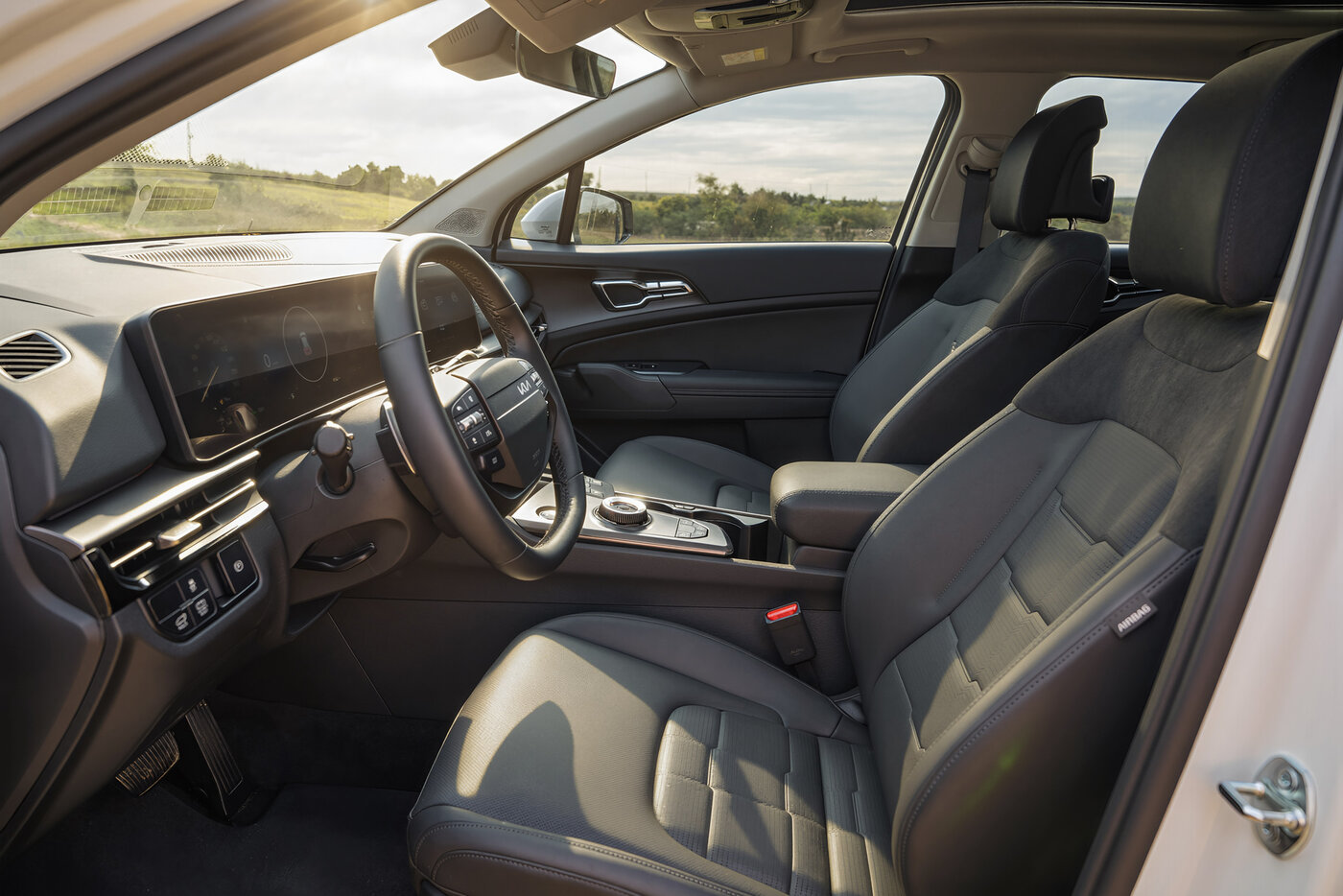 Kia New Sportage có giá từ 749 triệu đồng, Kia Sorento Hybrid từ 1,319 tỷ đồng (5).jpg