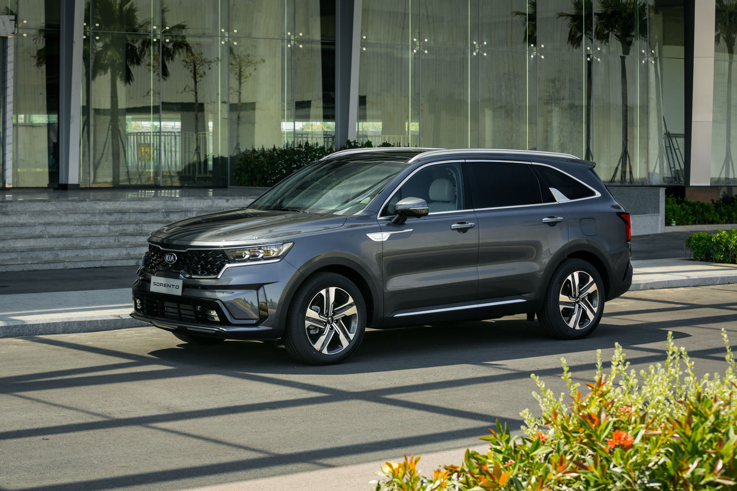 kia-nhieu-uu-dai-sorento-giam-gia-cerato-gia-tu-499-trieu-anh-_1.JPG