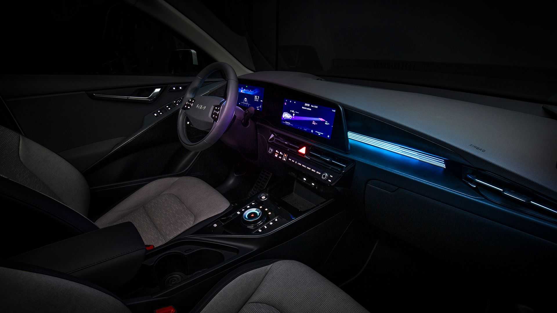 Kia Niro (1).jpg