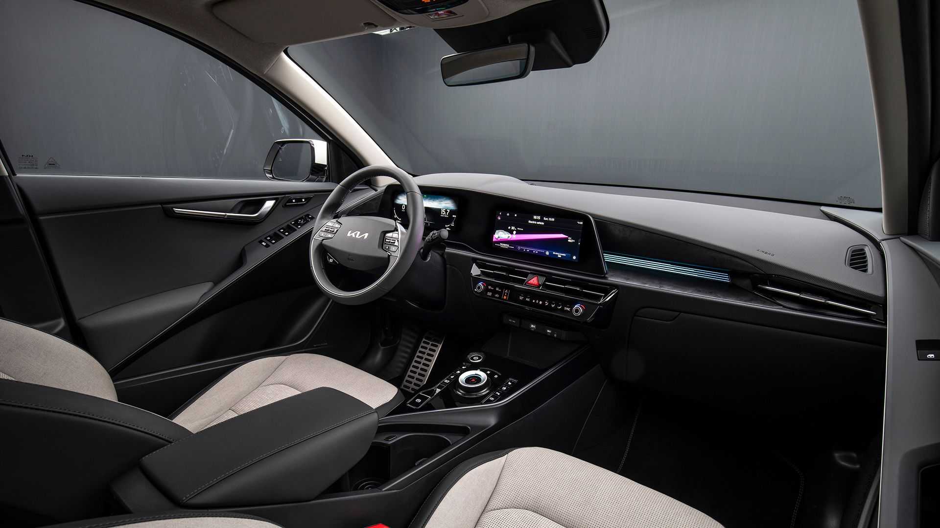 Kia Niro (7).jpg