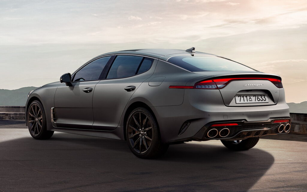 KIA Stinger (1).jpg