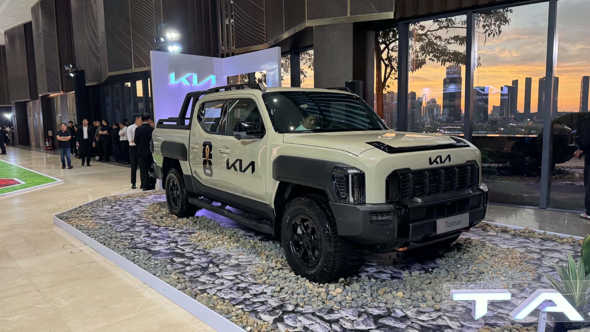 kia-Tasman-thaco-anh-1.JPG