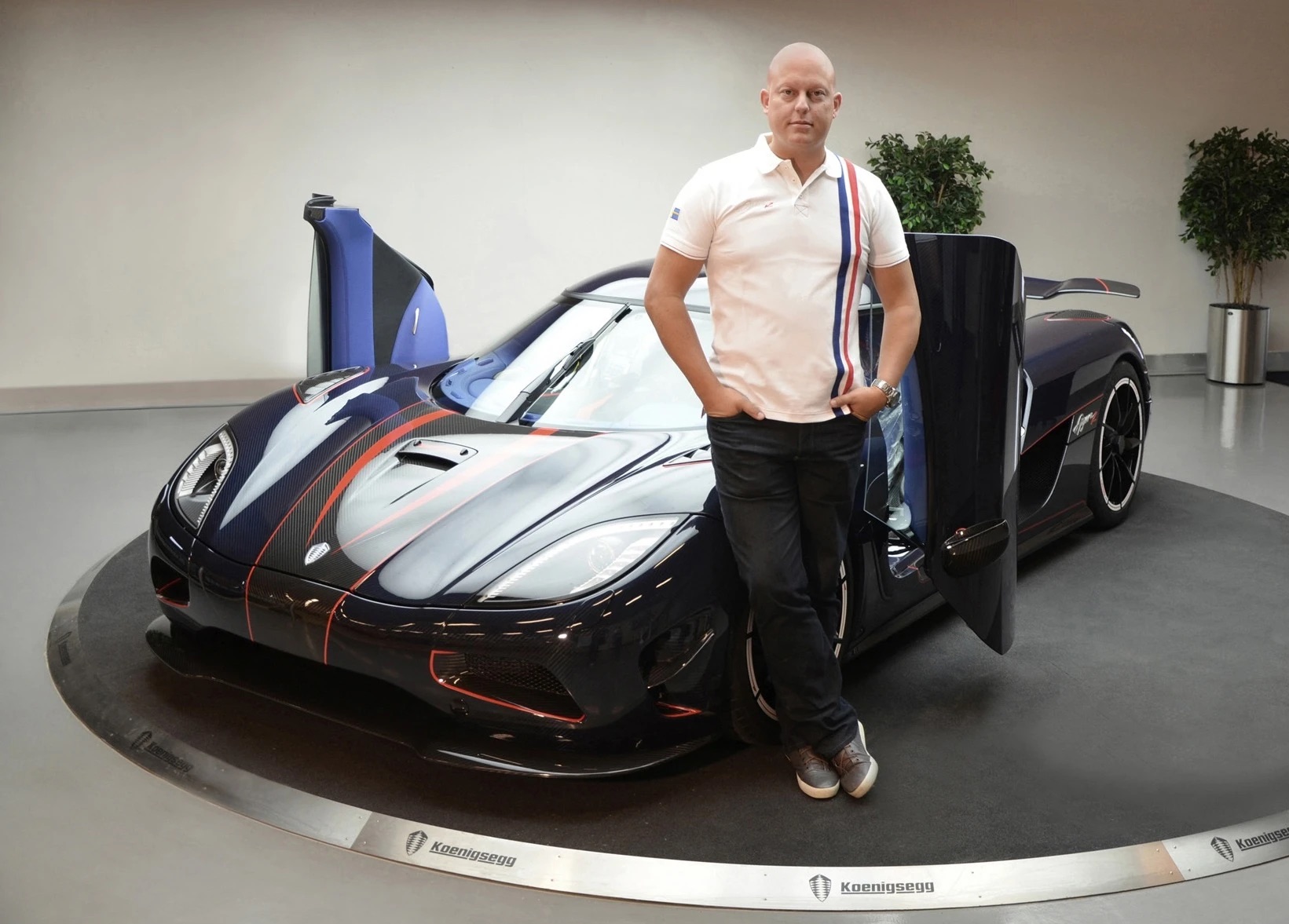 Koenigsegg-anh-1.jpg