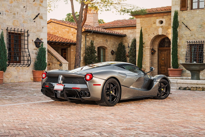 Laferrari alligator interior (27).jpg