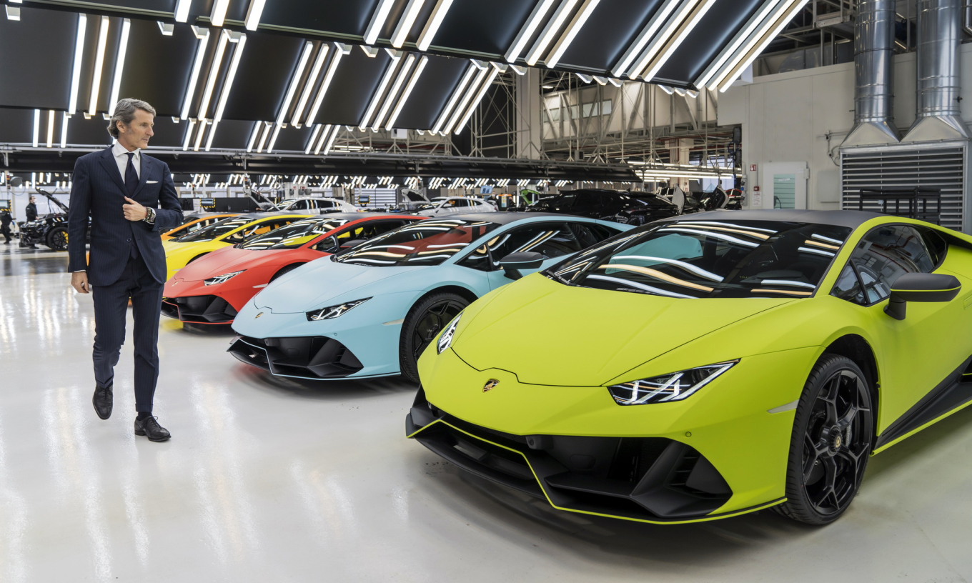 Lamborghini-1-8677-1650005409.jpg