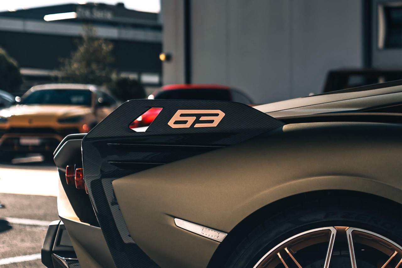 lamborghini-63-anh-16.jpeg