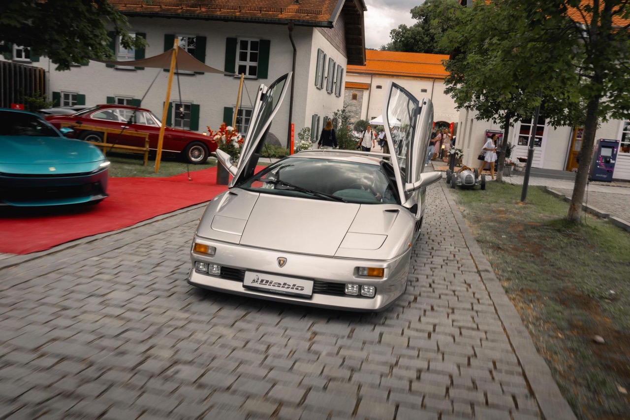 Lamborghini-anh-10.jpeg