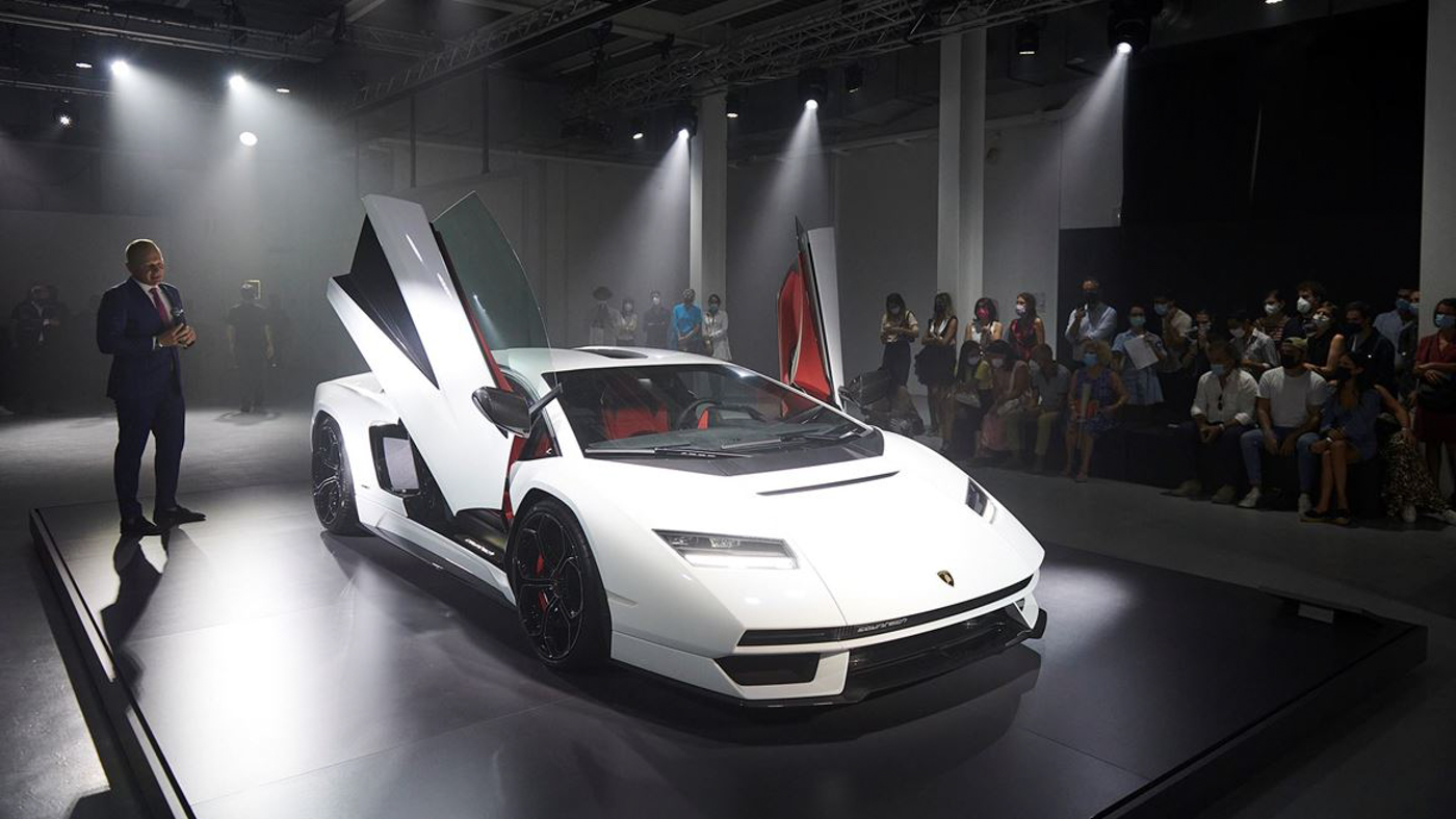 Lamborghini at Milan Design Week (10).JPG