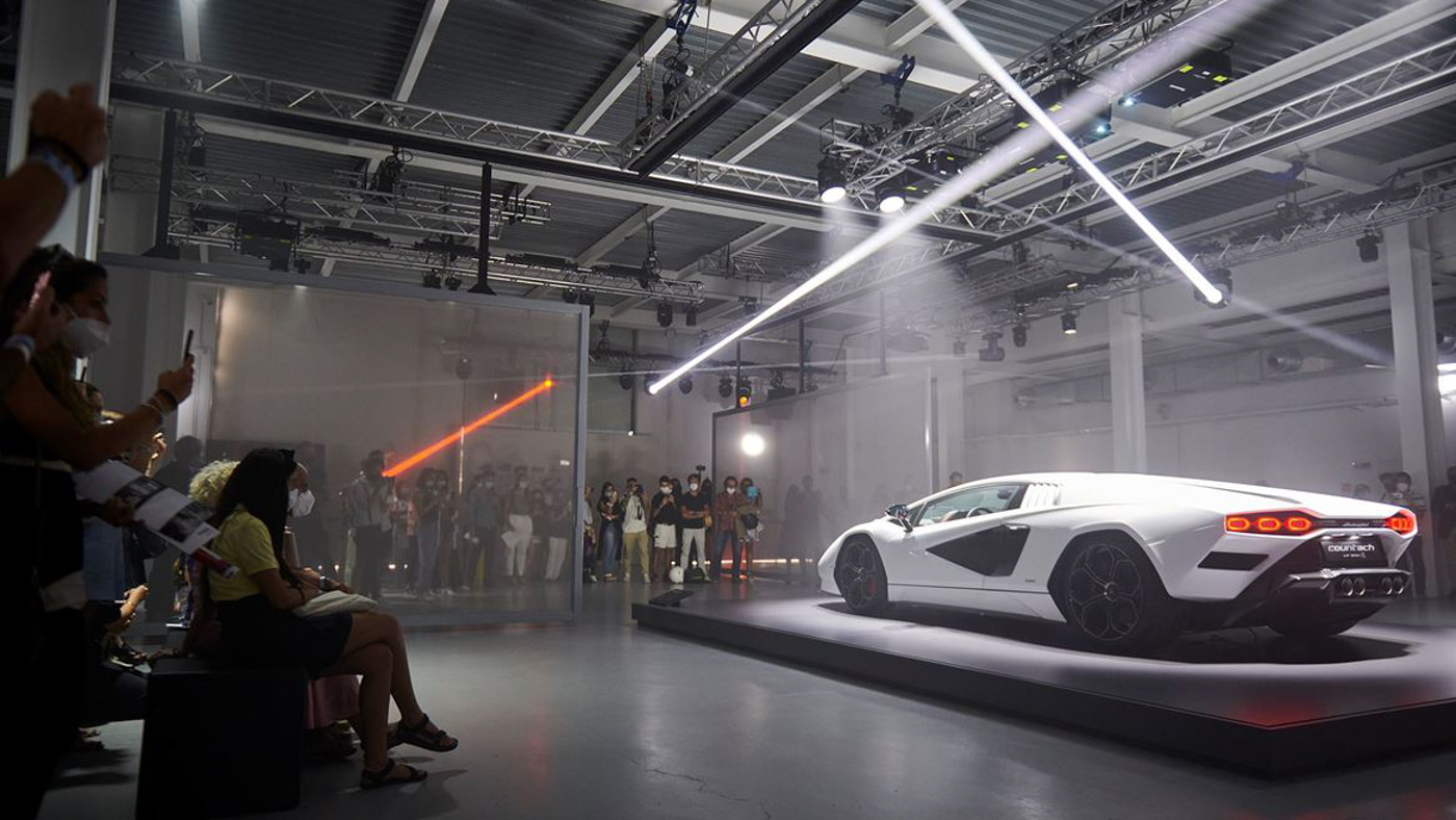 Lamborghini at Milan Design Week (12).JPG