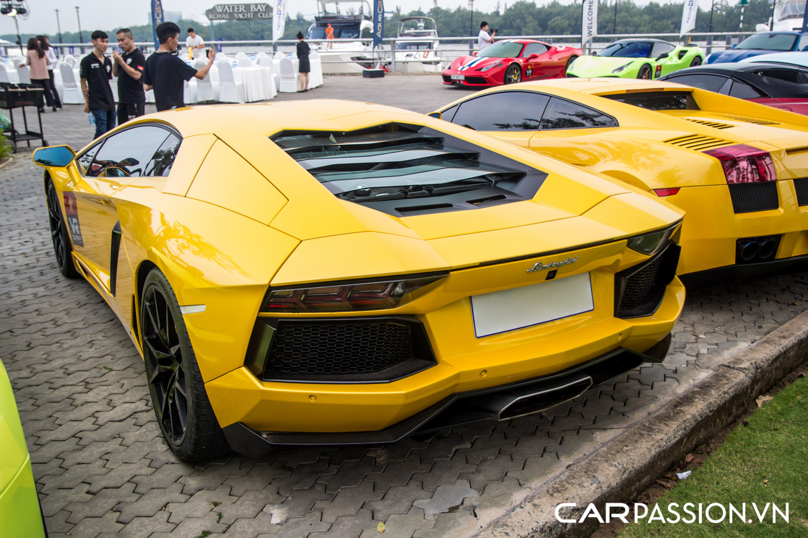 Lamborghini Aventador (7).JPG