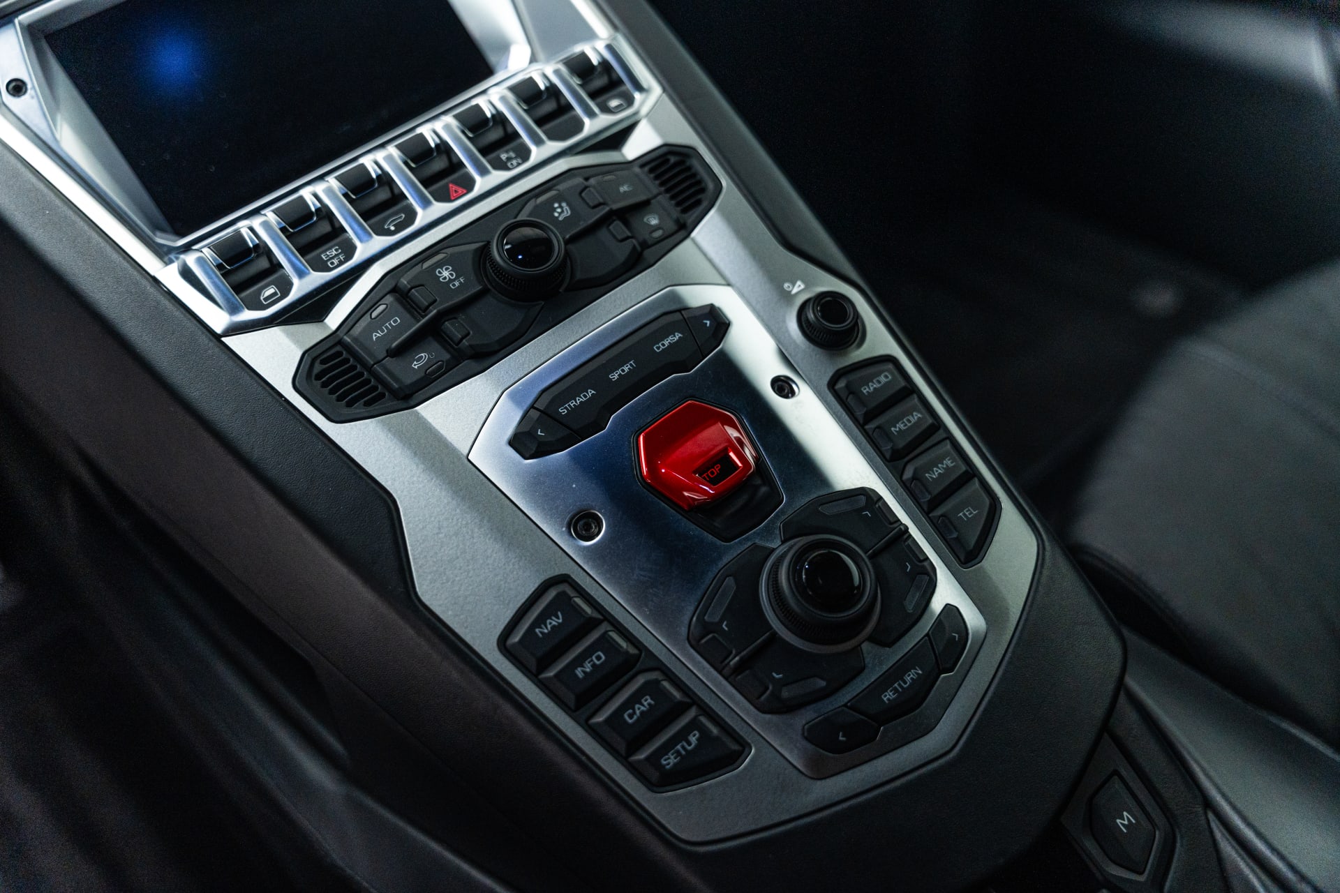Lamborghini-Aventador-anh-1.jpg