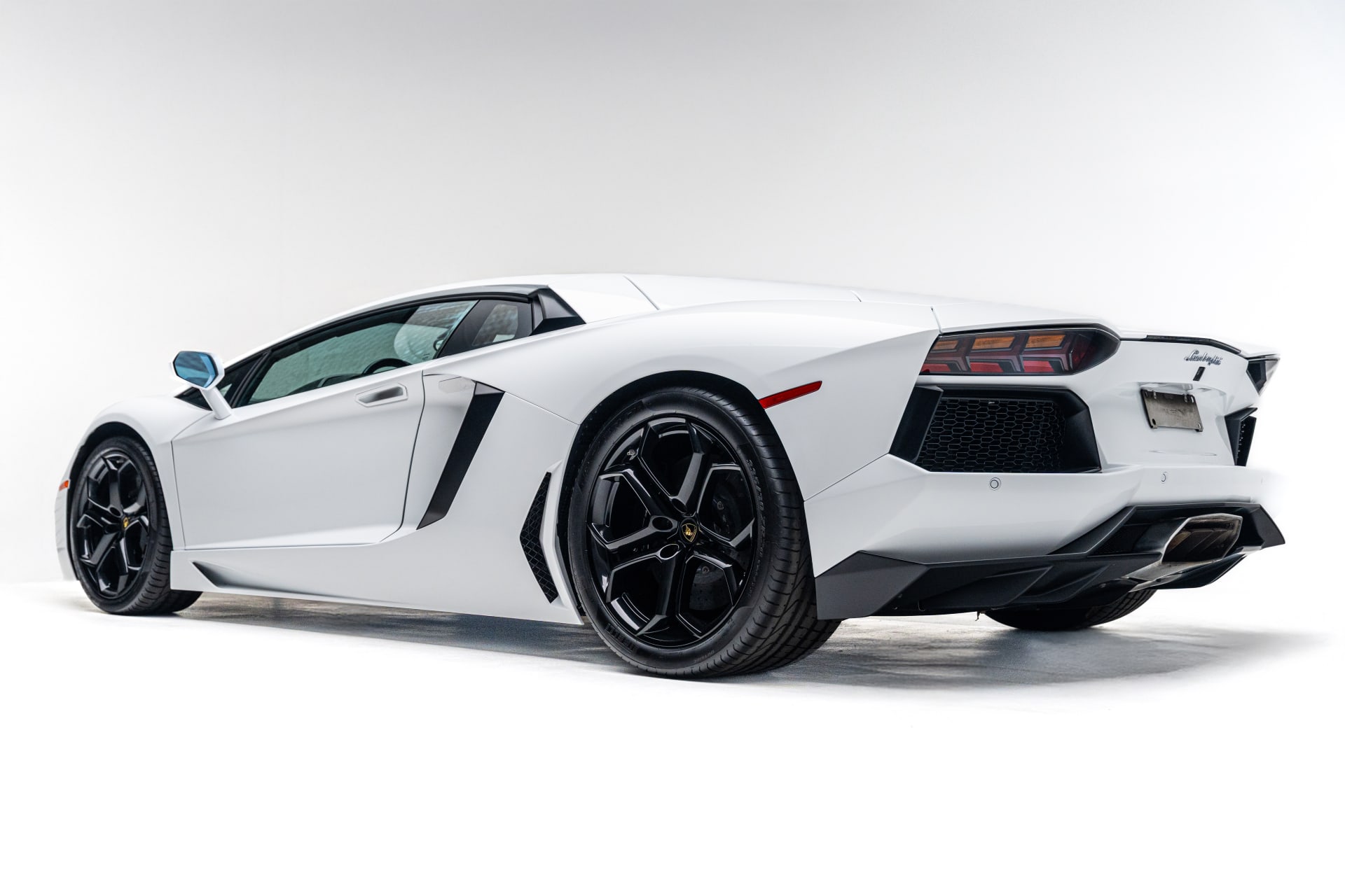 Lamborghini-Aventador-anh-3.jpg