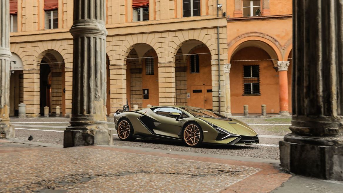 Lamborghini Awards (2).jpg