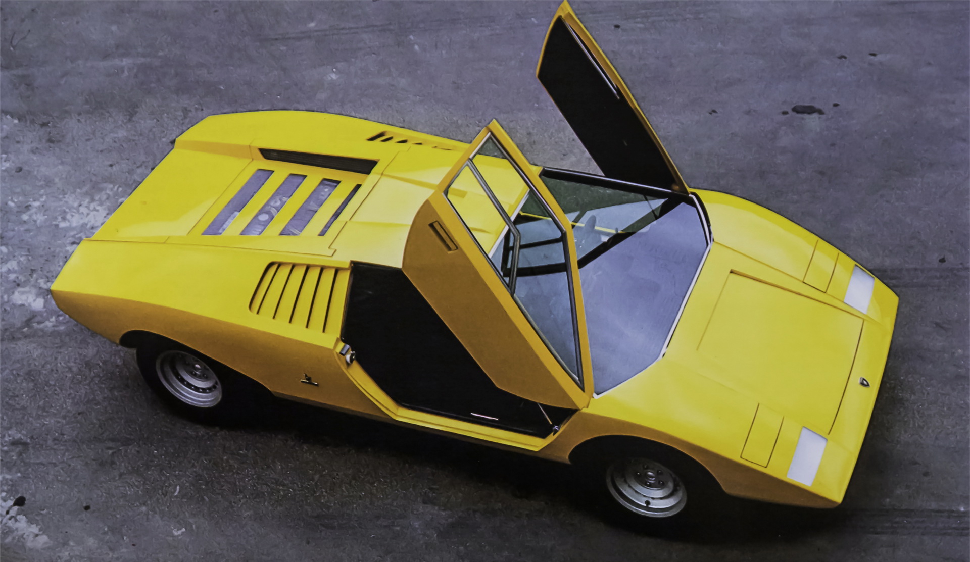 Lamborghini-Countach-LP500-Prototype-02.jpg