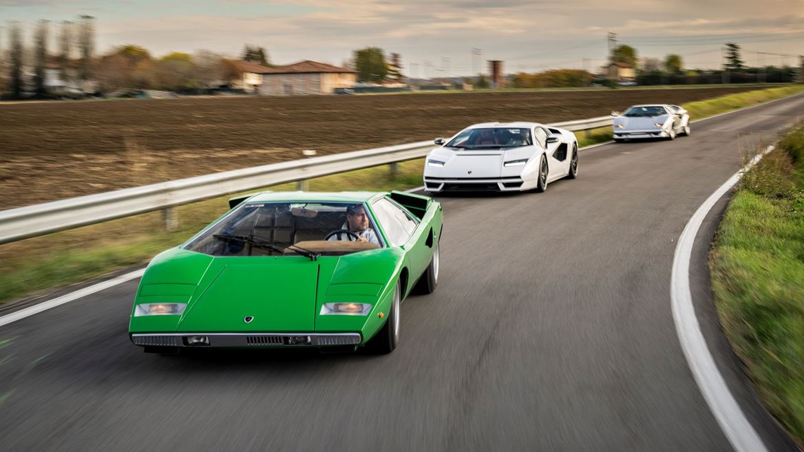 Lamborghini Countach LPI 800-4 (18).jpg