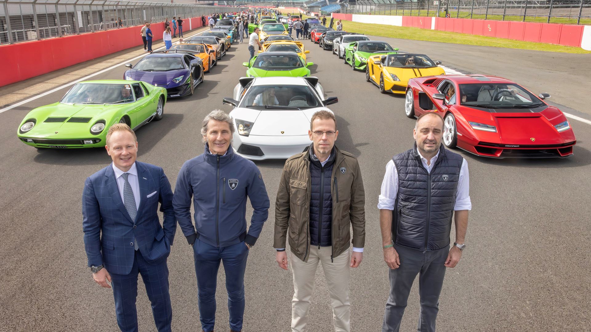 lamborghini-day-uk-at-silverstone-circuit-01.jpg