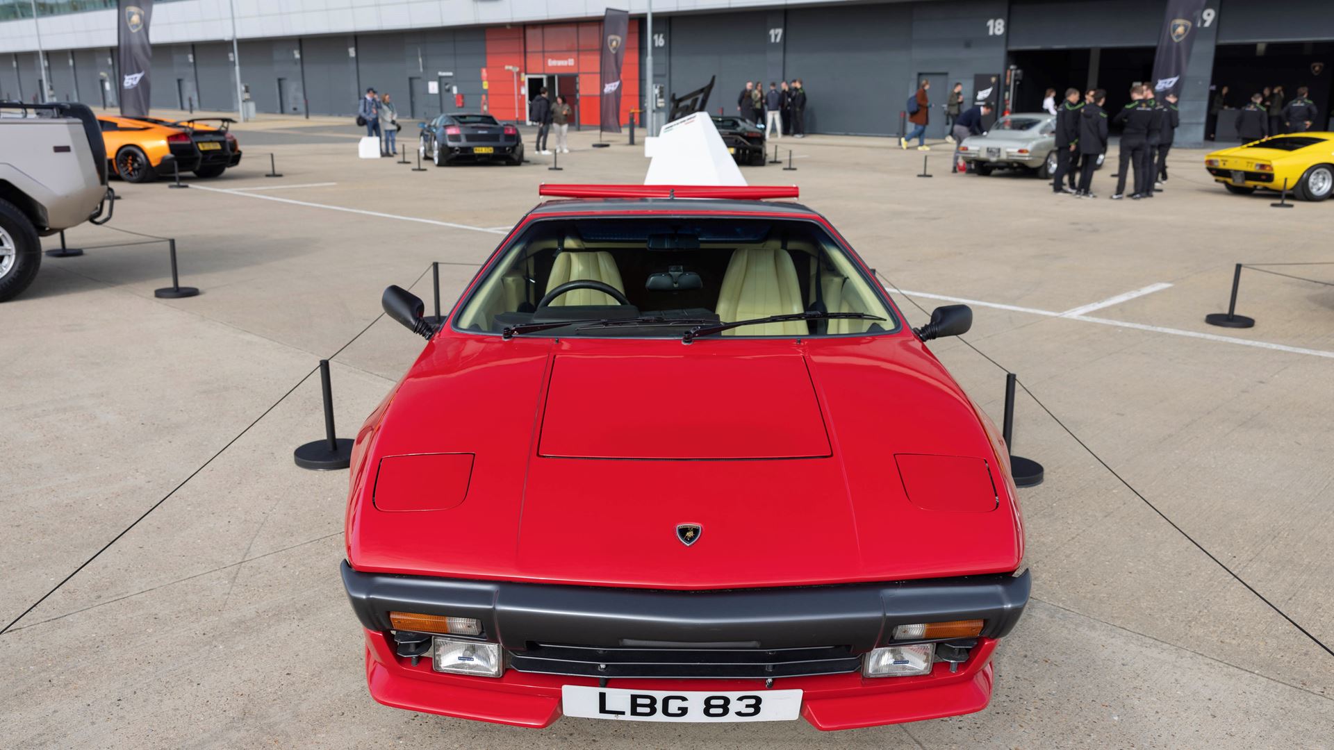 lamborghini-day-uk-at-silverstone-circuit-08.jpg