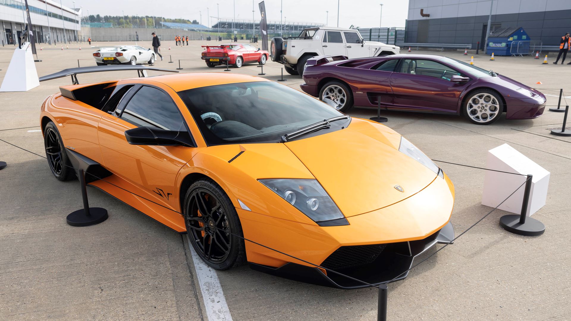 lamborghini-day-uk-at-silverstone-circuit-14.jpg