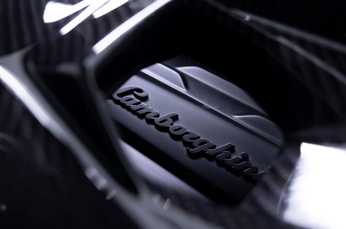 Lamborghini Fenomeno Roadster-anh-25.jpeg