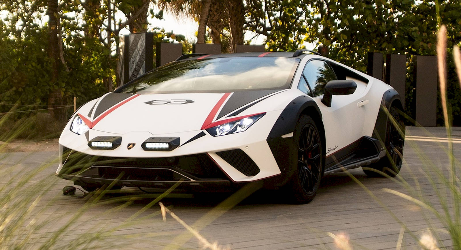 Lamborghini-Huracan-Sterrato-Art-Basel-Miami-1s.jpg