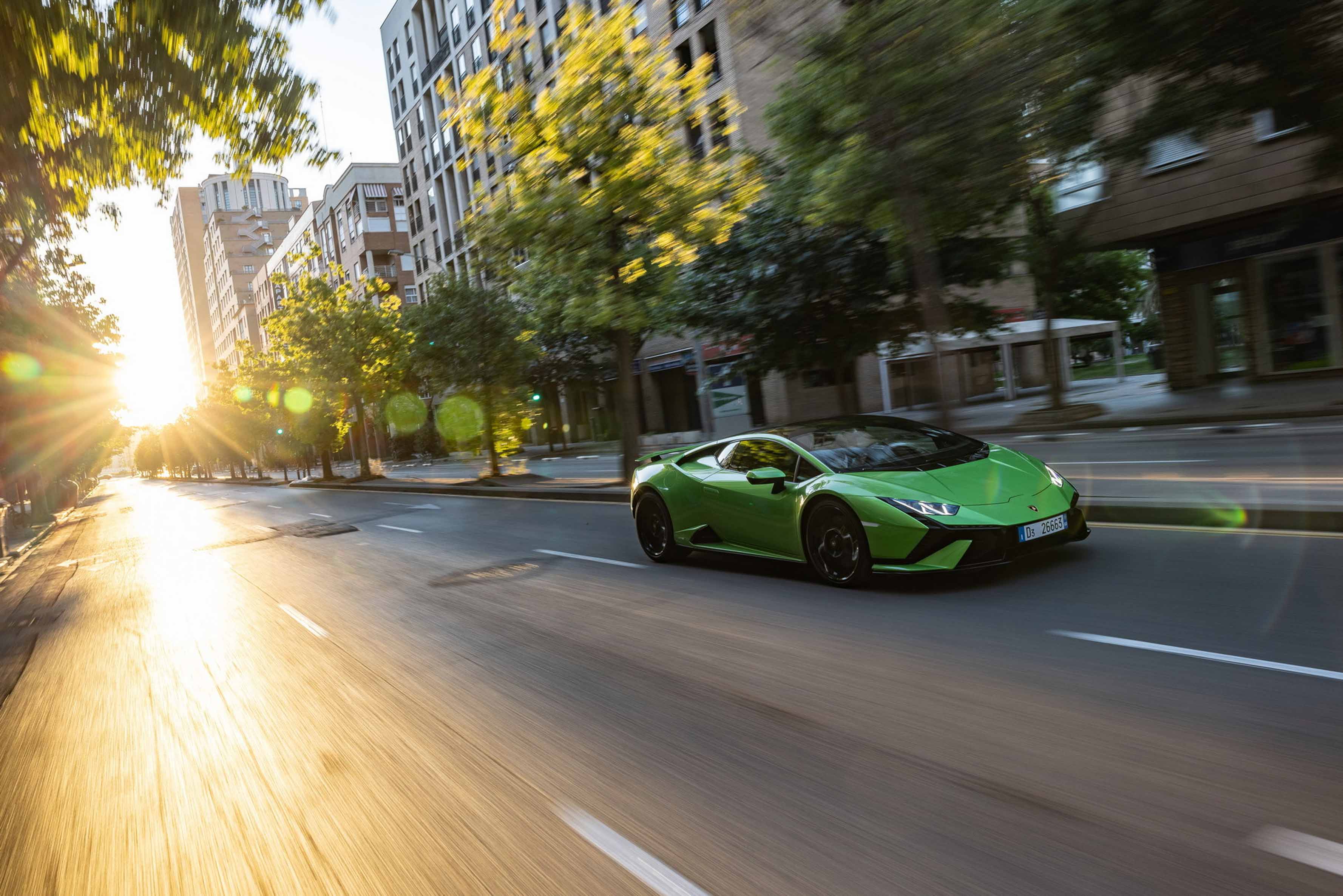 Lamborghini Huracan Tecnica  (2).JPG