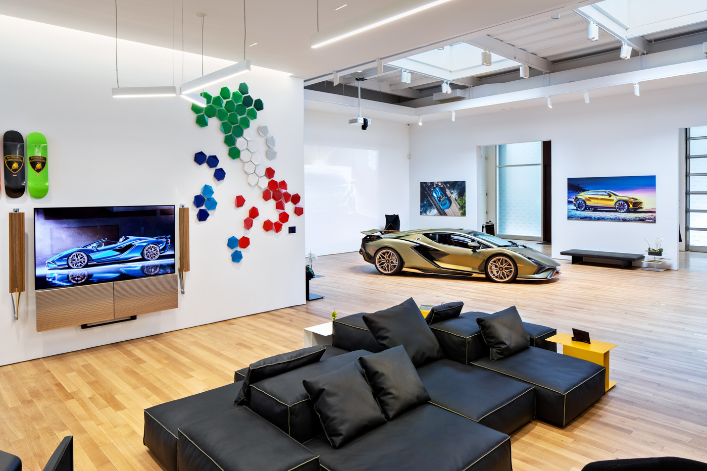 Lamborghini Showroom NYC (3).JPG