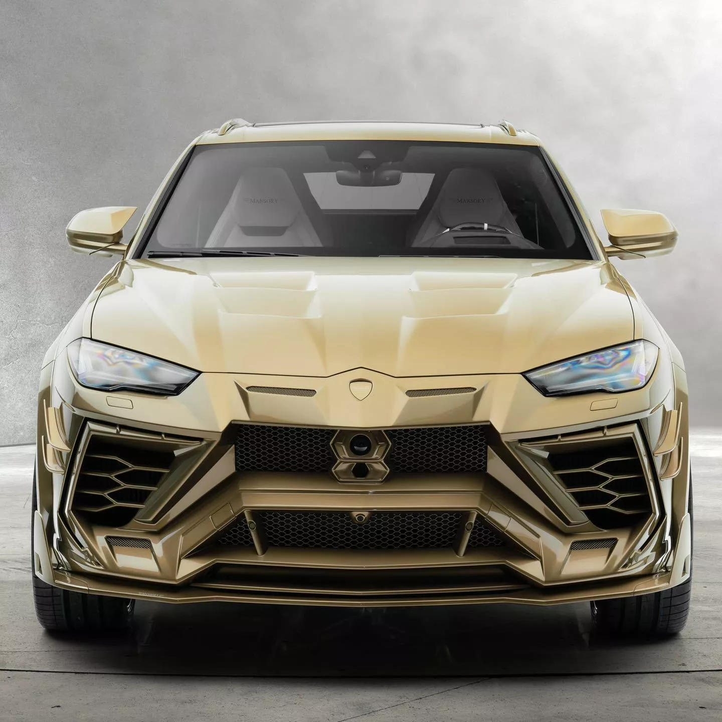 Lamborghini-Urus-Mansory-venatus-gold-06.jpg