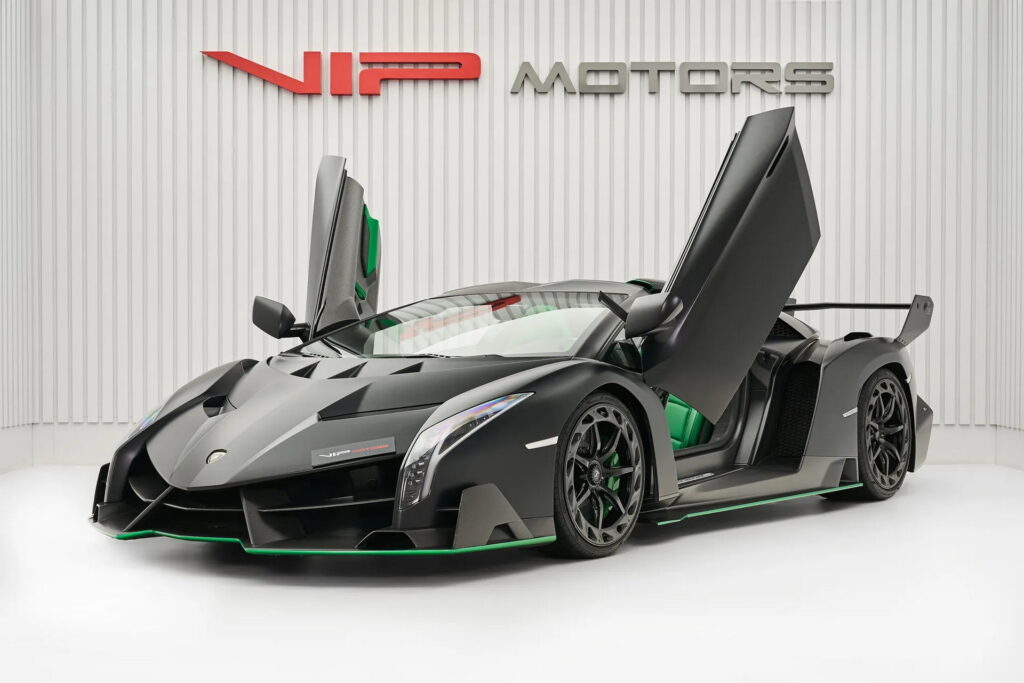 Lamborghini Veneno Roadster (2).jpg