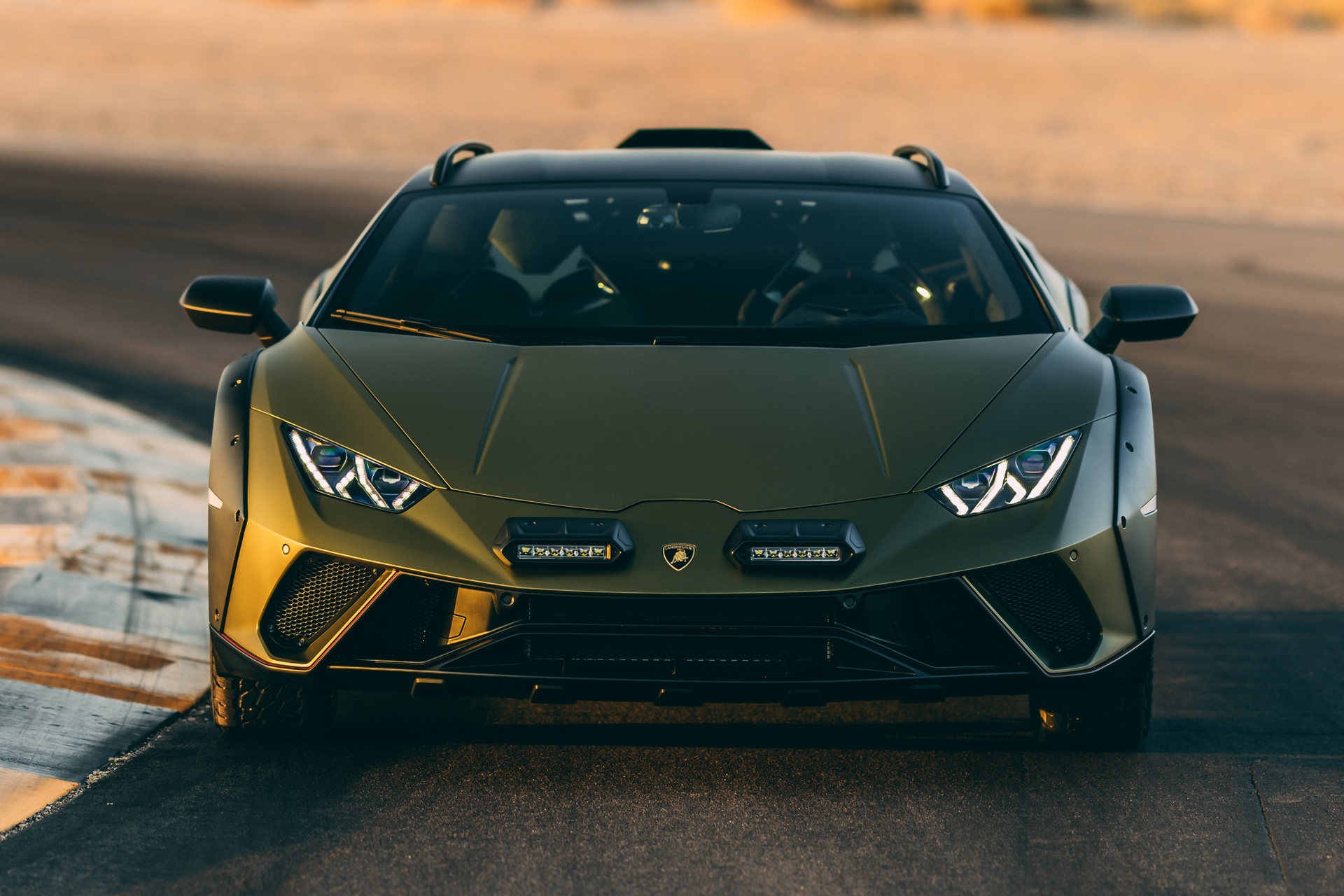 Lamborghini_Huracan_Sterrato_4.jpg