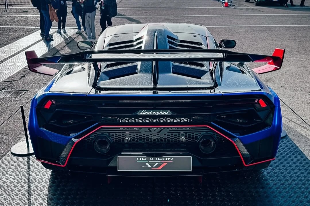 Lamborghini_Huracan_STJ_8.png.jpeg