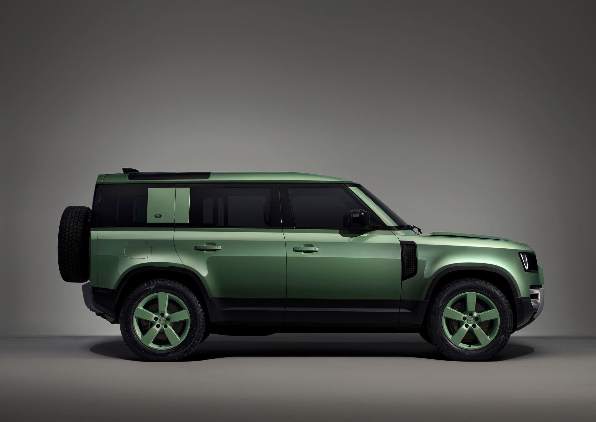 Land Rover Defender 75th (7).JPG
