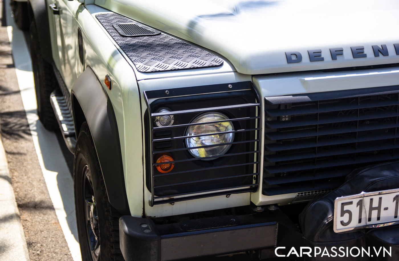 Land Rover Defender 90 (18).JPG