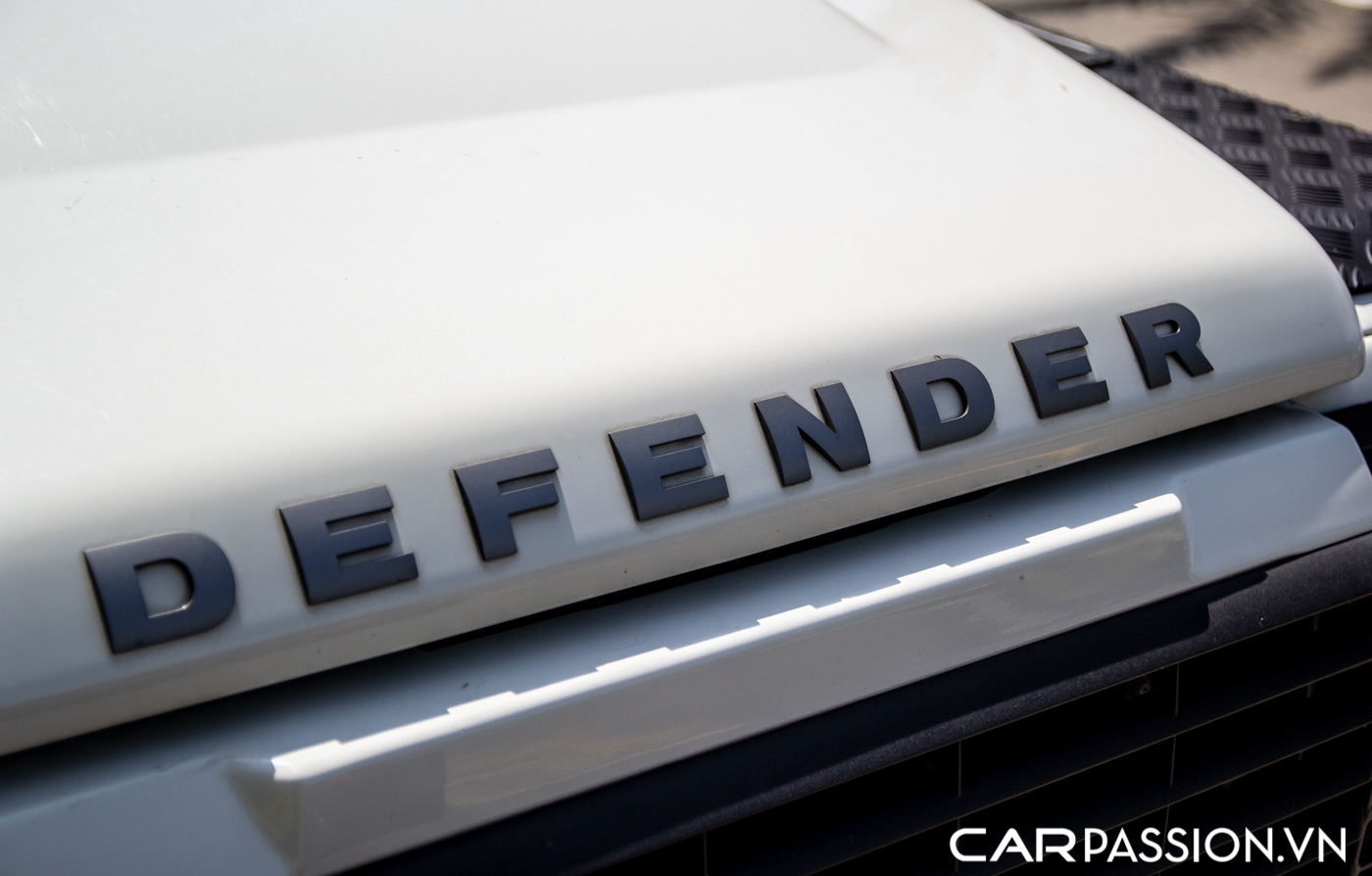 Land Rover Defender 90 (19).JPG