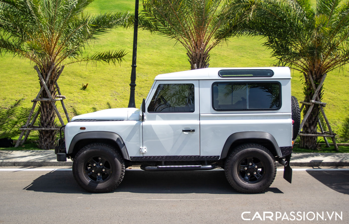 Land Rover Defender 90 (4).JPG