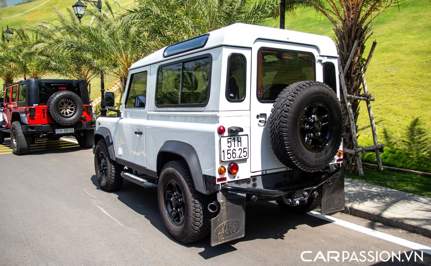 Land Rover Defender 90 (6).JPG