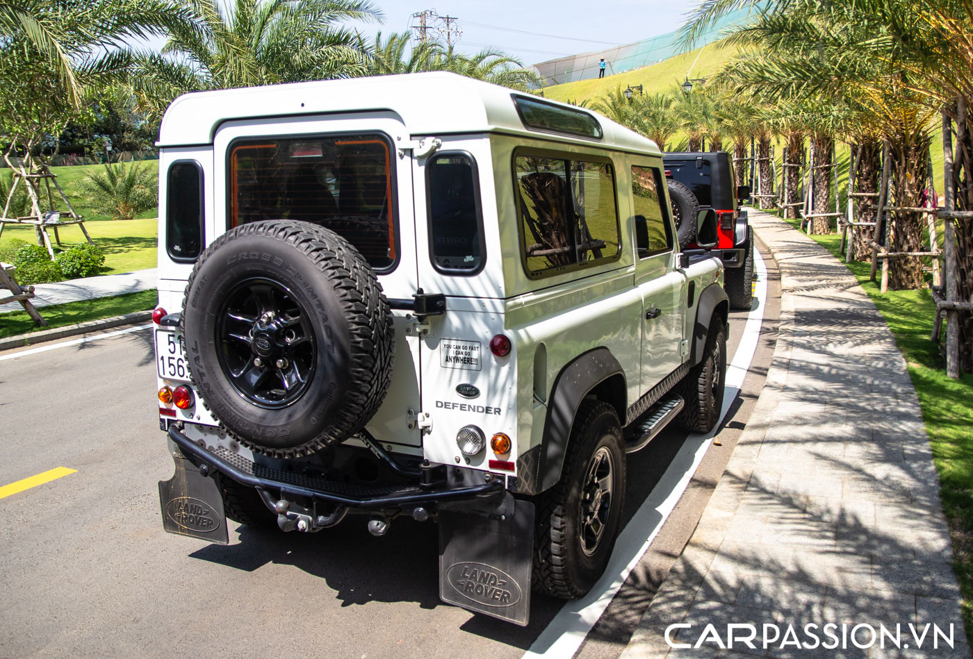 Land Rover Defender 90 (7).JPG