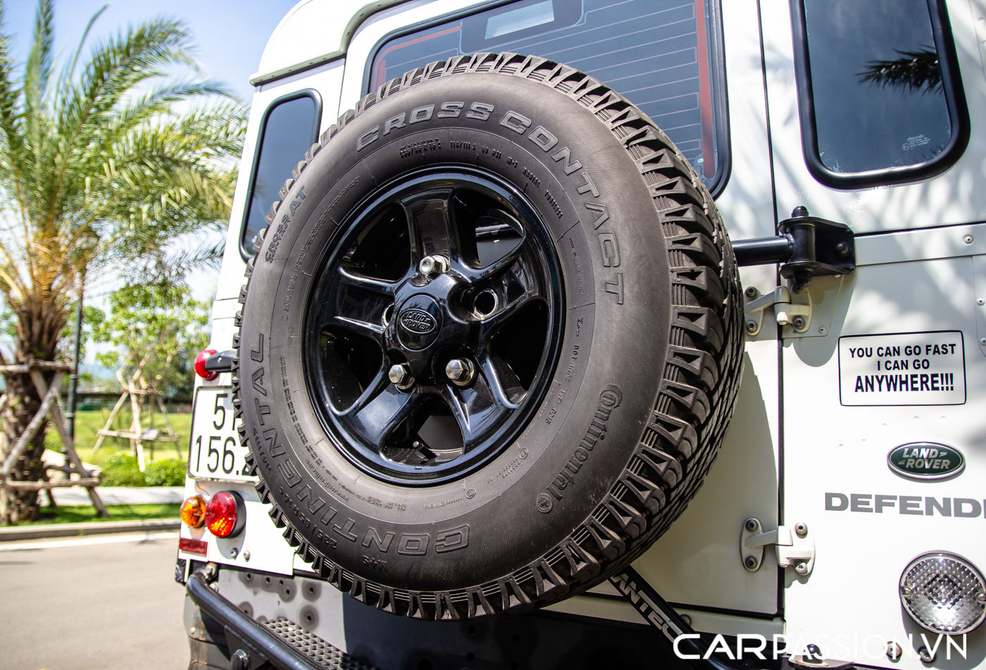 Land Rover Defender 90 (9).JPG