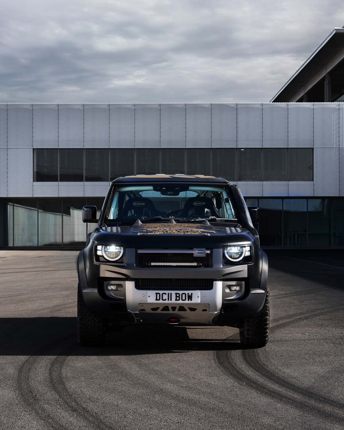Land Rover Defender James Bond (4).JPG